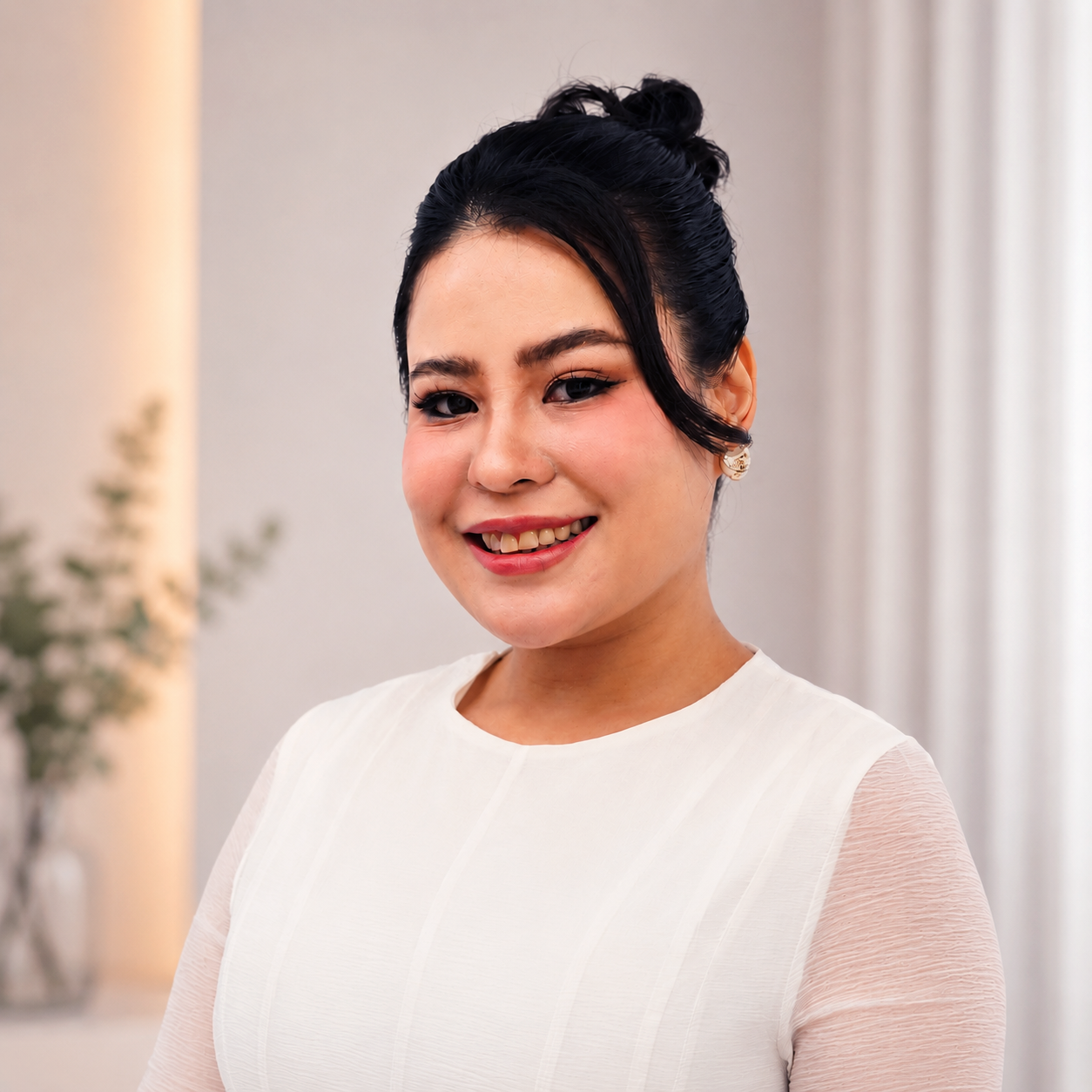 Dr. Thaksaporn Kridsuriya (Dr. Junjam)